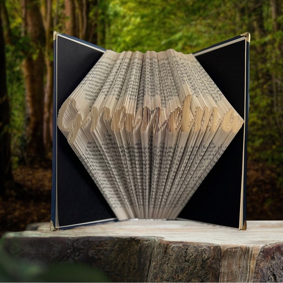 “Grandma” 𝑯𝒂𝒏𝒅𝒎𝒂𝒅𝒆 Book Folding Gift! 🎁 - Picture 9 of 16